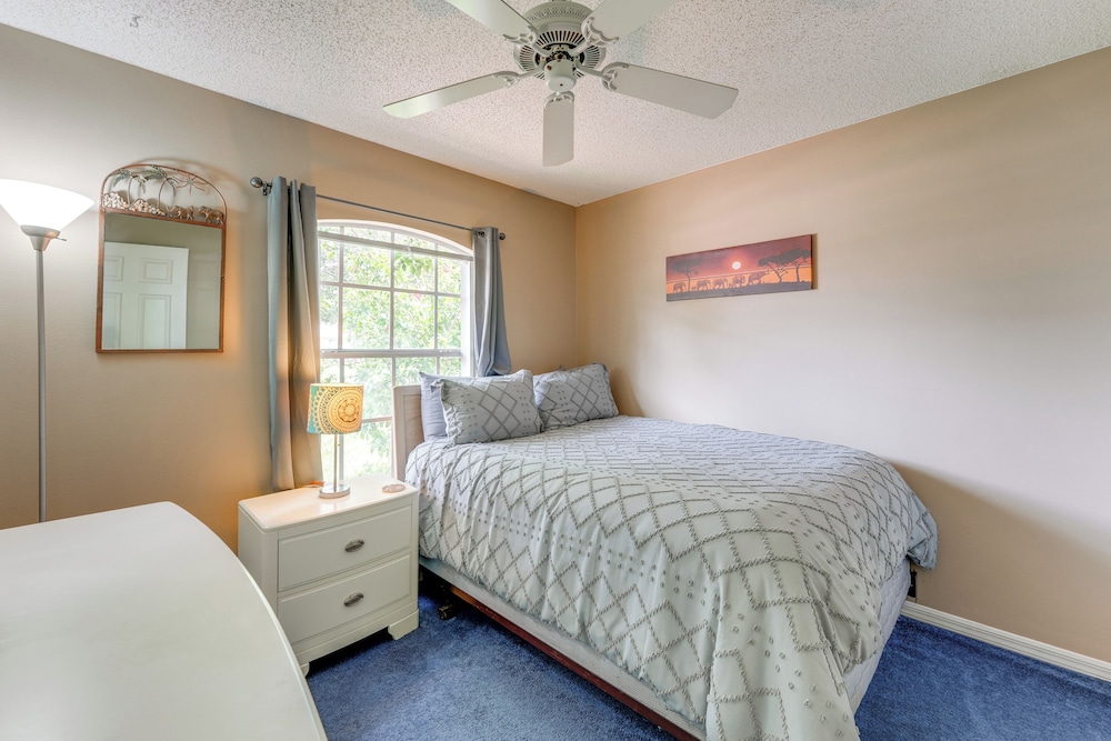 Swim, Golf & Explore: Family Gem in Davenport!