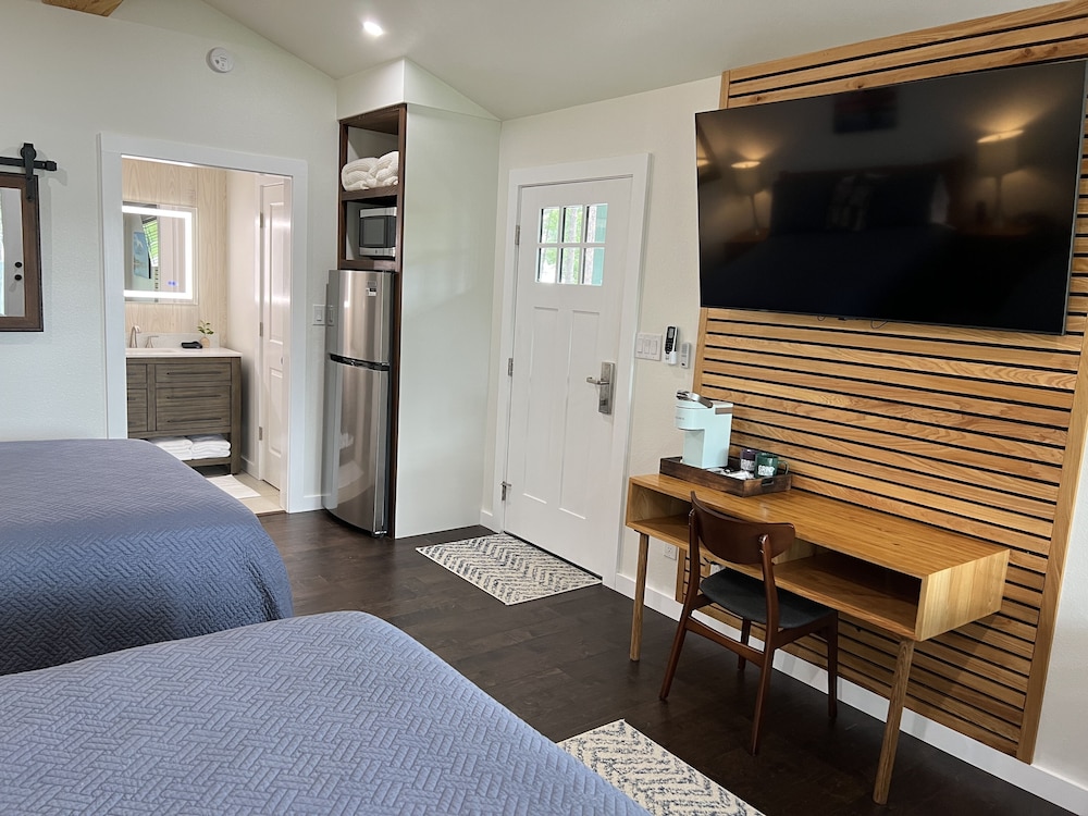 Rayburn Resorts