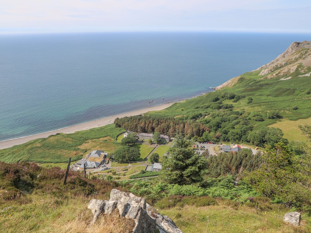 Cwm Ceiliog Annex