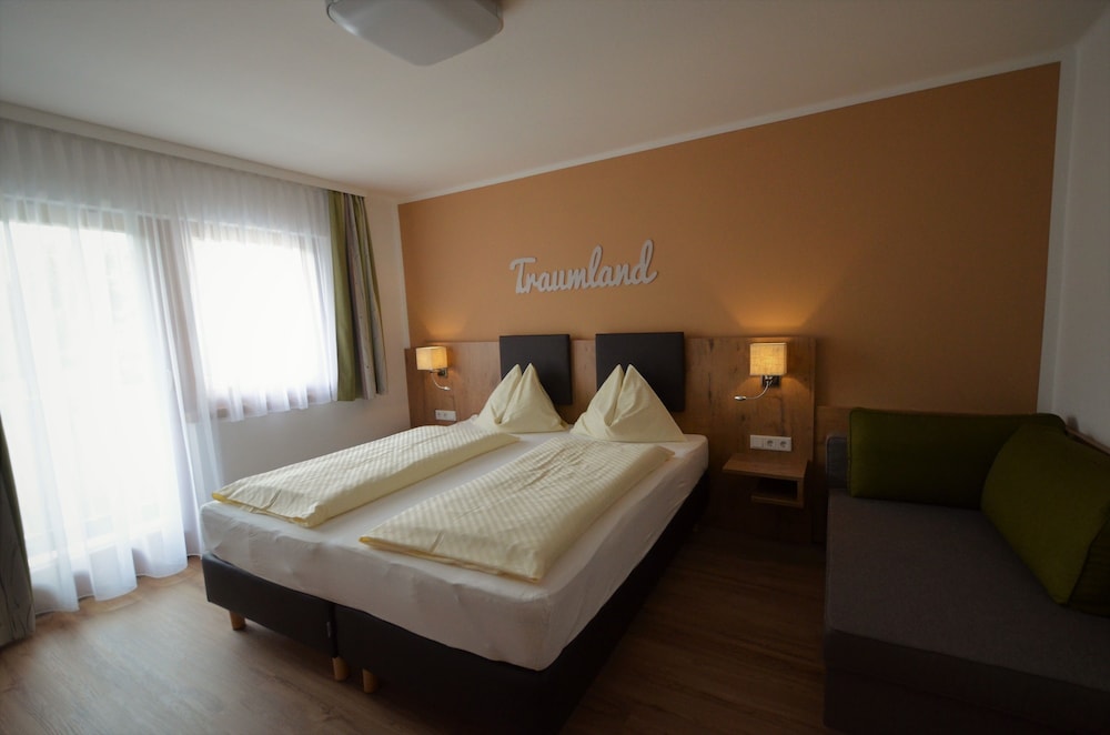 Lindenheim Appartements KG view 5