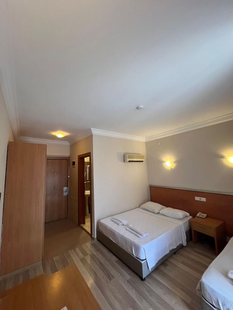 Rivador Hotel