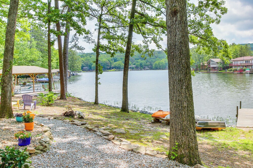 Scenic Studio on Lake Desoto w/ Patio!