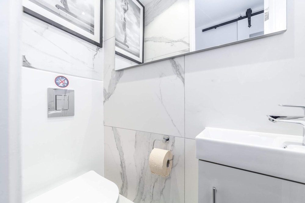 Excellent 3-bed Flat In Elephant & Castle