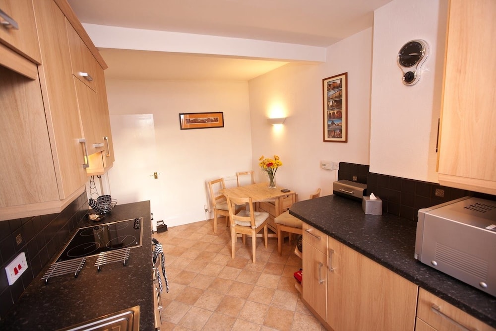 Sherborne Vacations - Abbey Court - Property Image 13