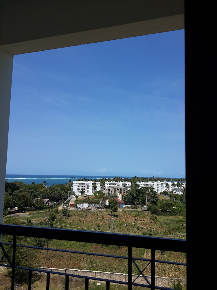 Shanzu Beach Apartment Ocean view