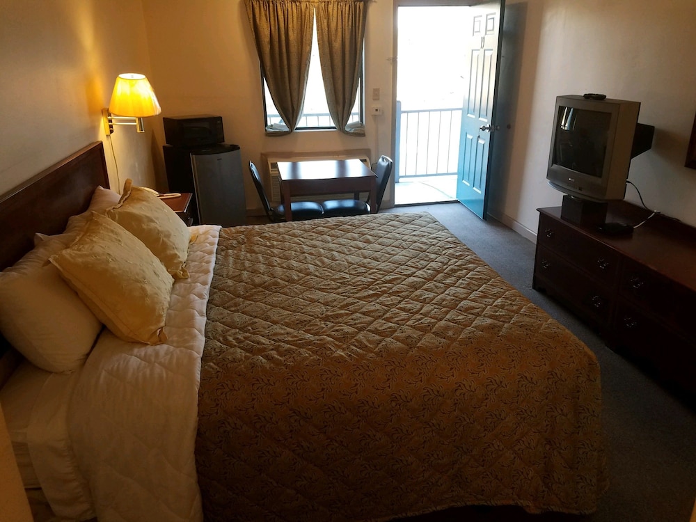 Traveler's Choice Motel