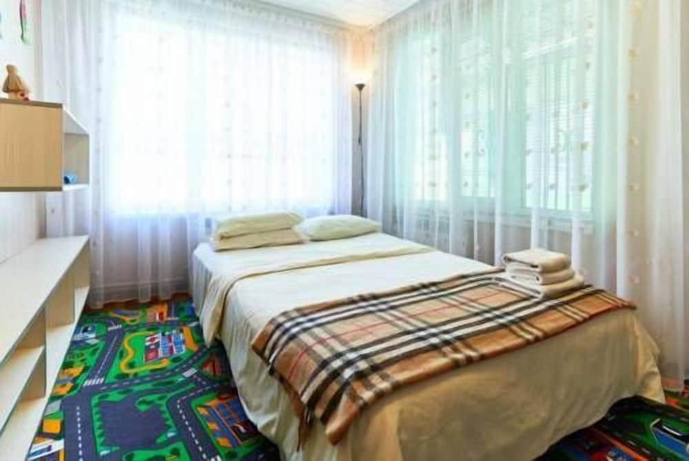 Boryspil Airport Sleep&Fly GuestHouse