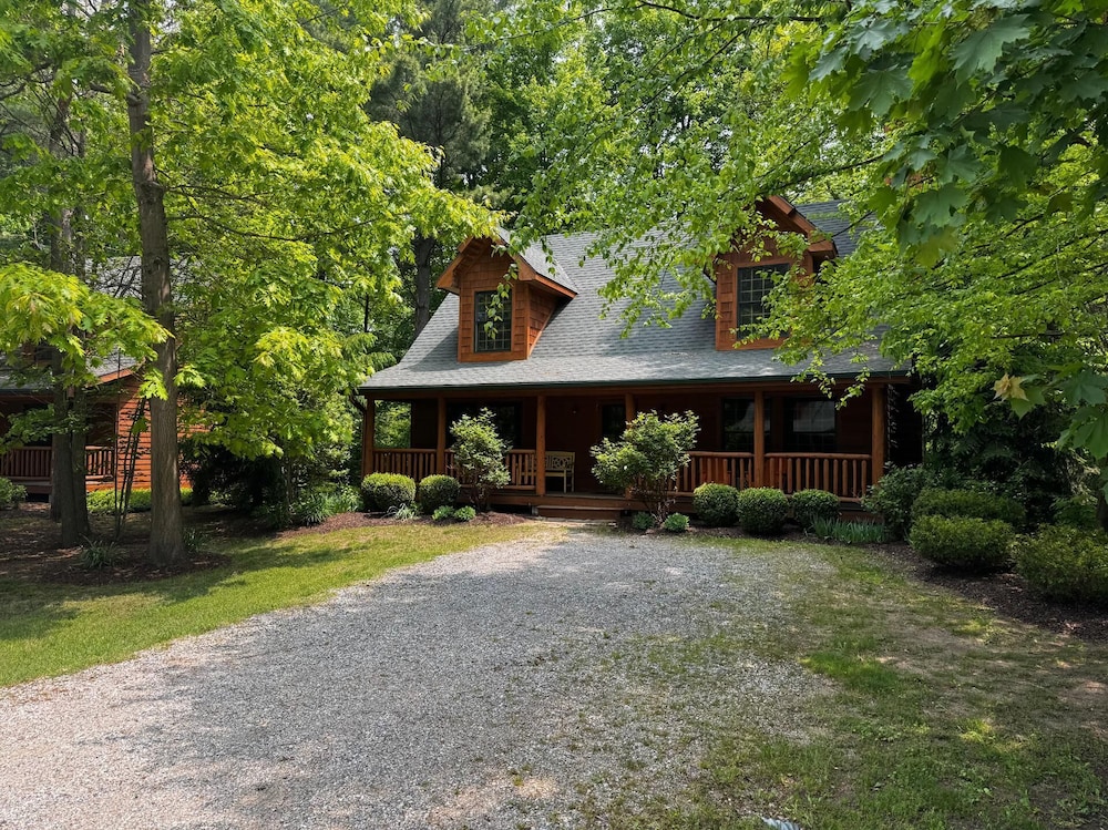 Timber Nest Goshorn Lake Dock, Pool, Town HOT Tub!