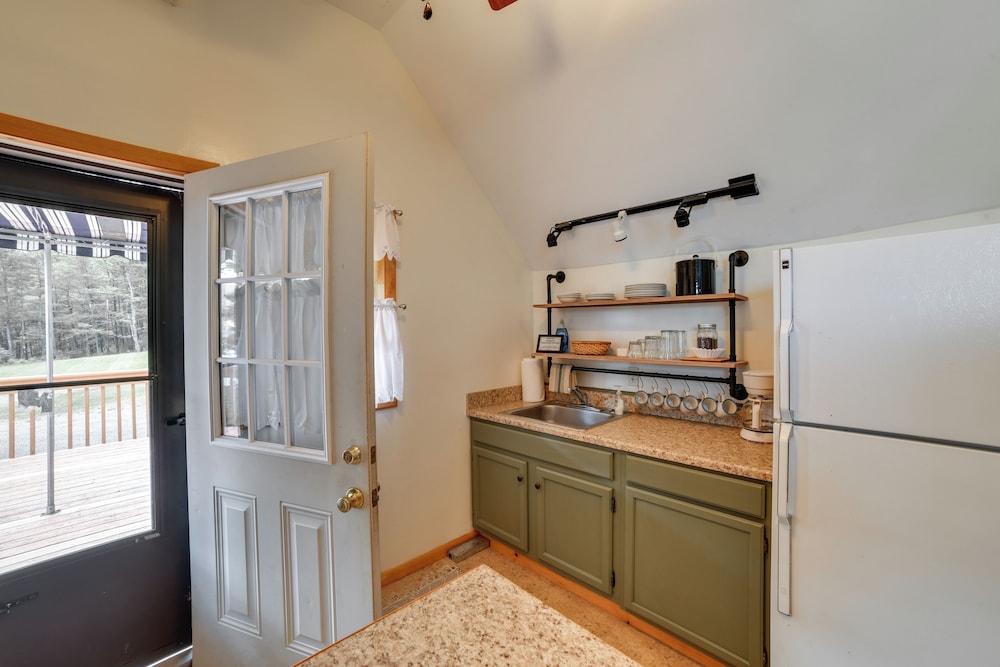 The Perch: Lakefront Cooperstown Apt