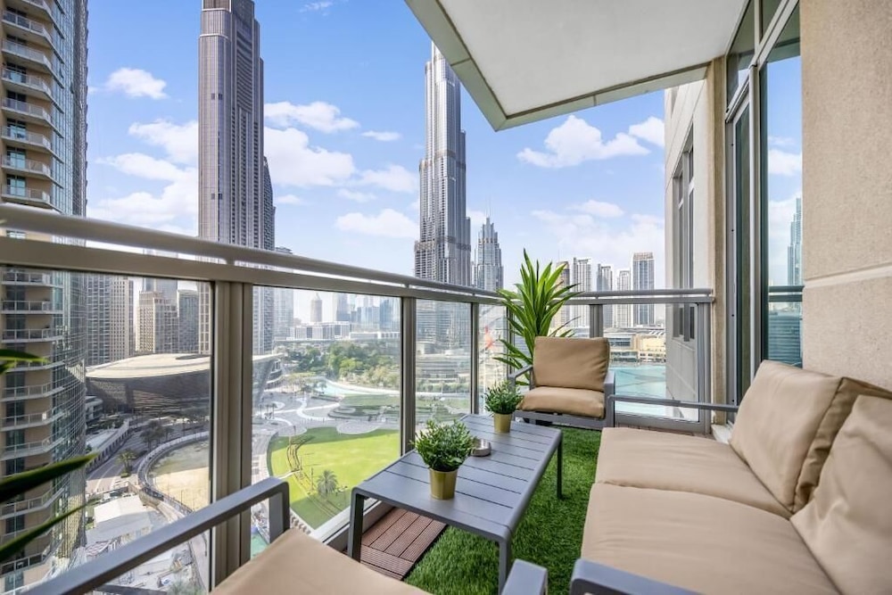 Durrani Homes - Modern Living 3br with Burj Khalifa and Fountain View - third room without partition