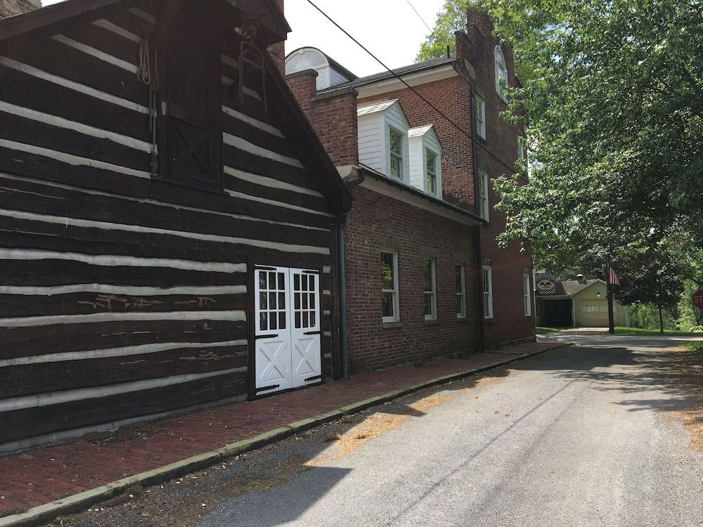 Spread Eagle Tavern and Inn