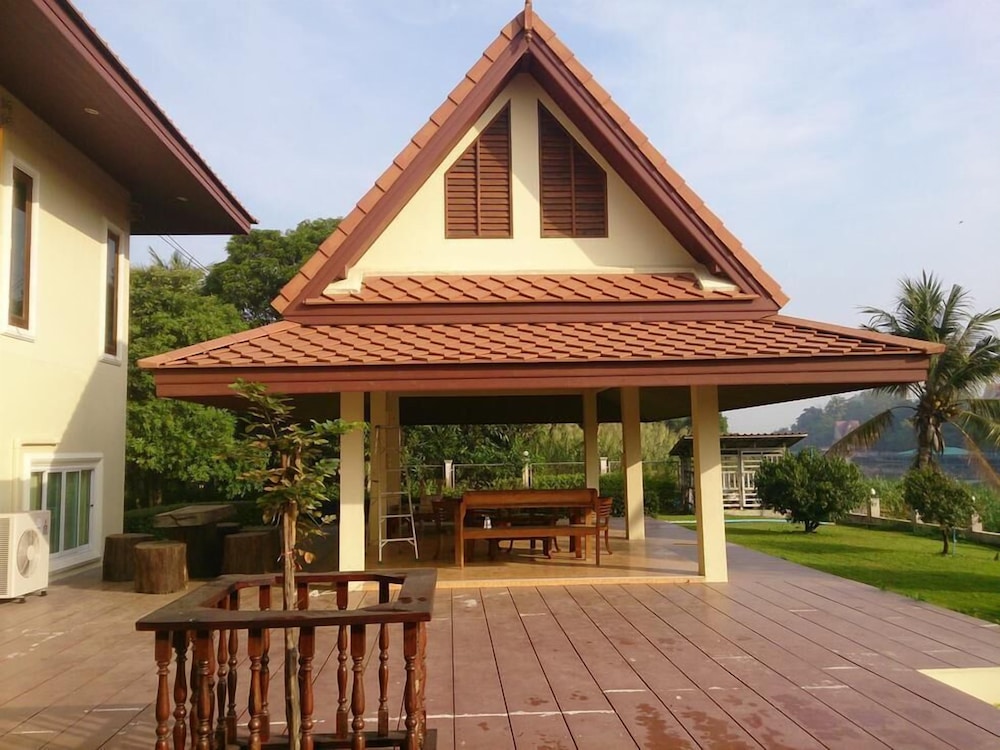 Tharnrarin Villa Suphan Buri