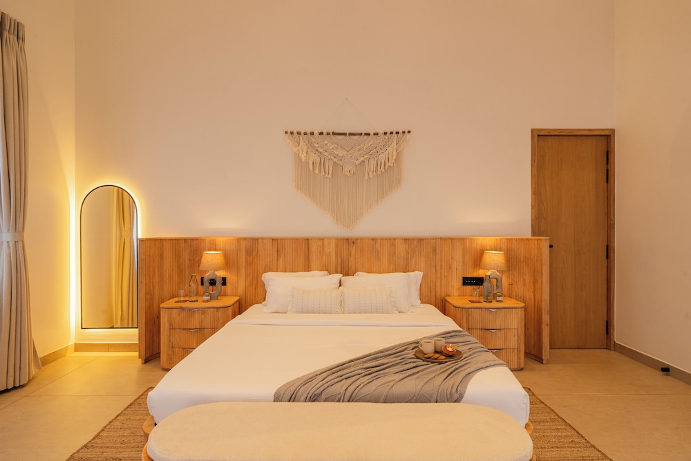 ELIVAAS Ekam | Luxe 4 BHK Villa With Pvt Pool & Patio