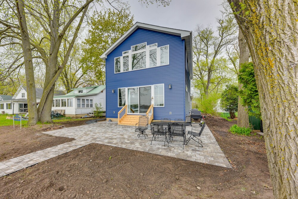 Burlington Vacations - Lakefront Burlington Vacation Rental: Dock  Beach - Property Image 2