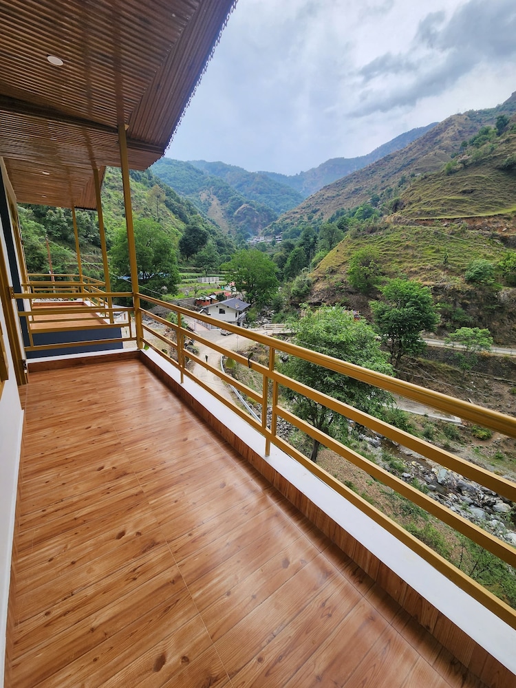 NEERANGANA RETREAT