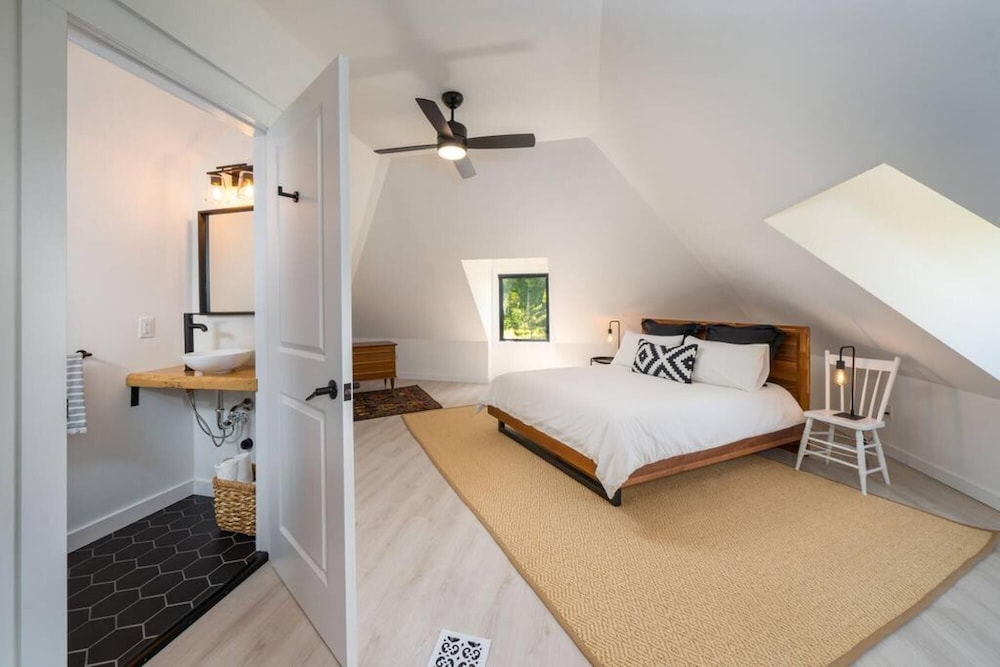 Carson s Creek - Modern Country Escape