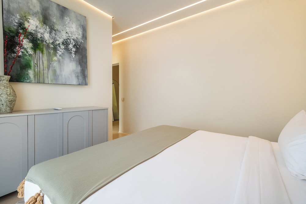 Hidden City Ubud - Modern Villas & Townhouses with Private Pools, Nature Views and Wellness Access
