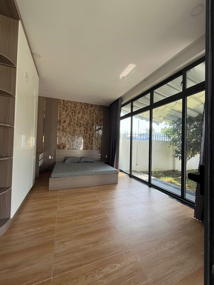 HOMESTAY HALONA