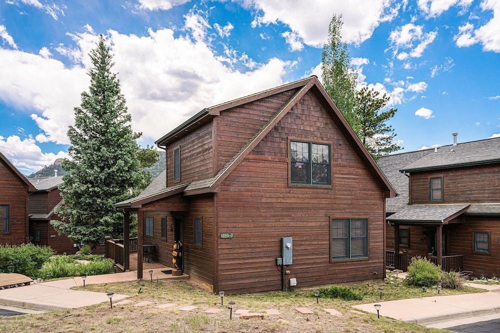 Cozy Solitude Cabins - Estes Park CO