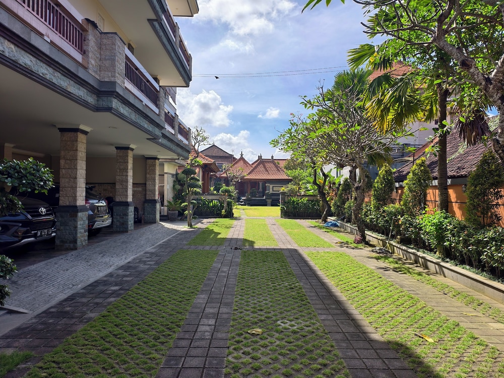 Ayuna Guest House