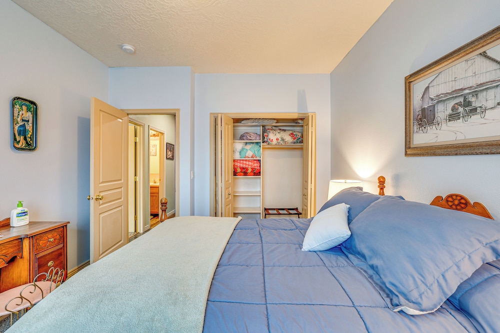 1 Mi to Old Town: Central Meridian Home