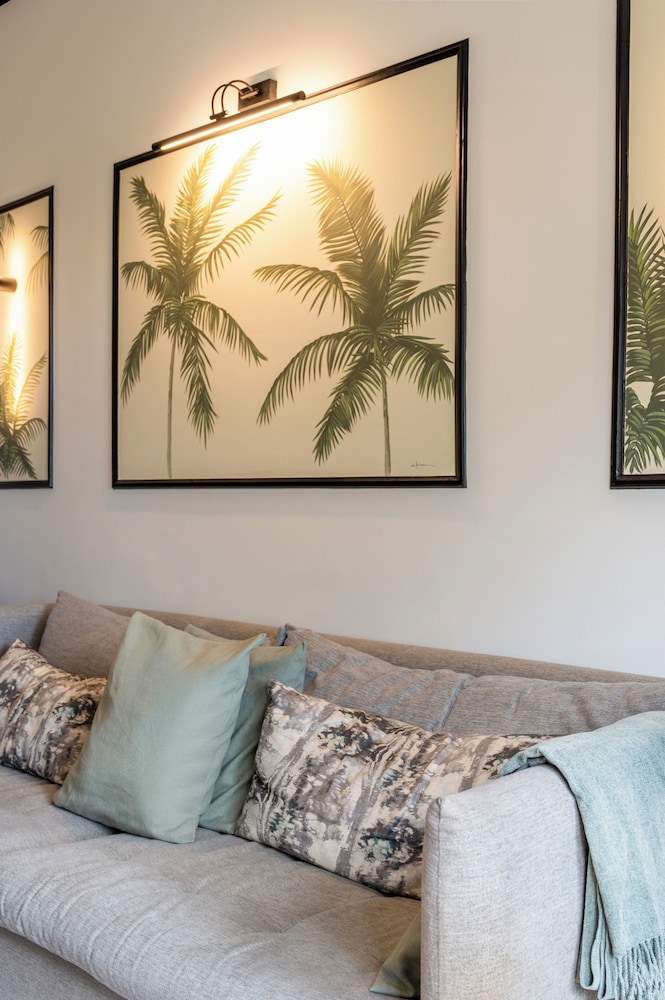 Stylish Jungle Retreat Kolonaki Center