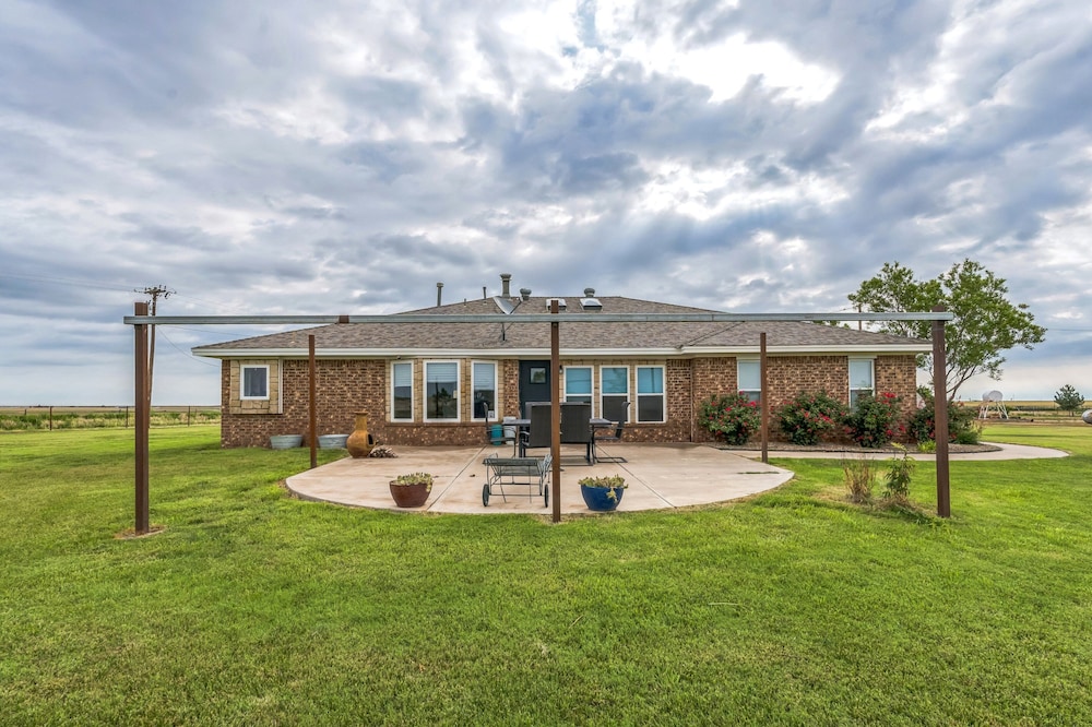 Peaceful Horse Ranch Escape Near Palo Duro Canyon 3 Bedroom Home