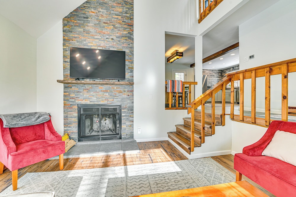 Ski, Hike & Golf: Pet-friendly Windham Retreat