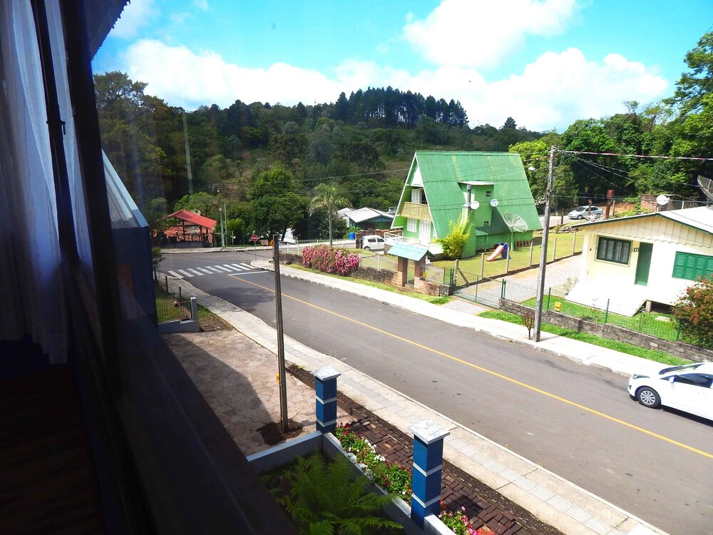 Apartamento Luxurias da Serra 01
