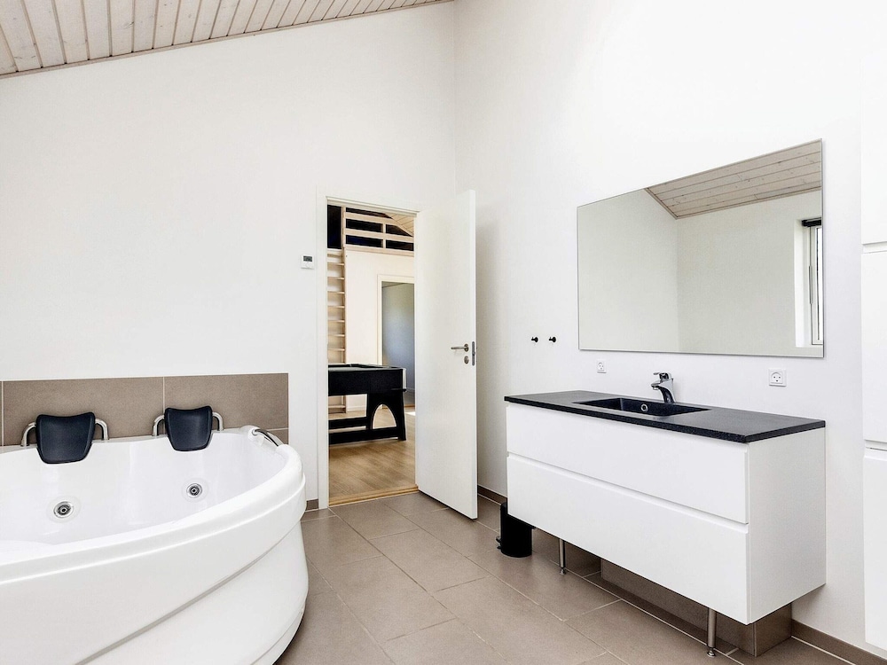 8 Person Holiday Home in Hals-by Traum