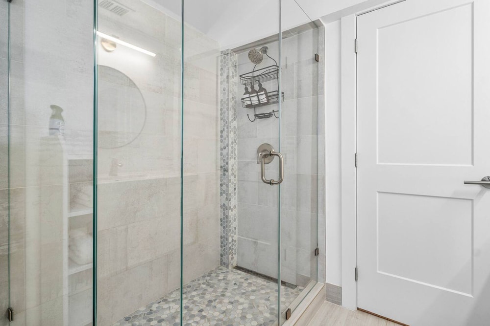 Luxe 5BR 4BA Heated Pool 10 Min to Beach BBQ