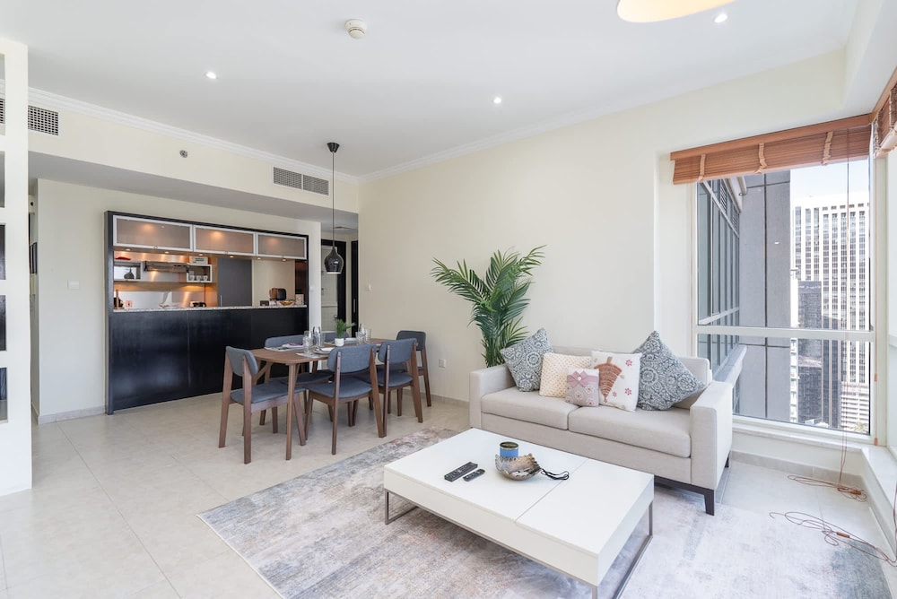 Luxury in Dubai Marina s 1 Bed That Sleeps 2