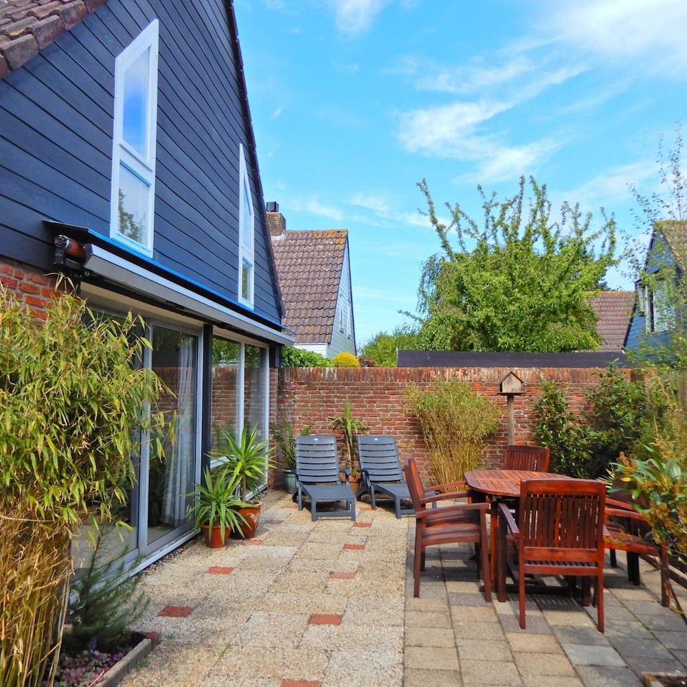 Holiday Home in Noordwijkerhout With Garden