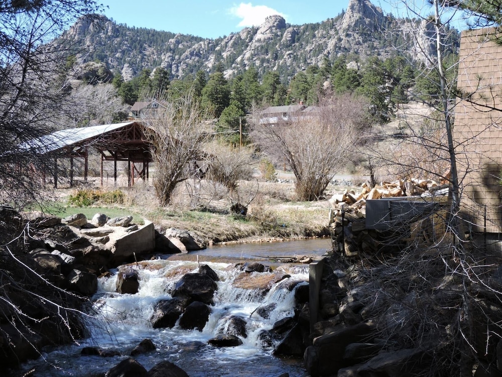 Elkhorn One Bedroom Condo with River View from Deck and Walking Distance to Estes Park - 3262 by RedAwning - Property Image 10