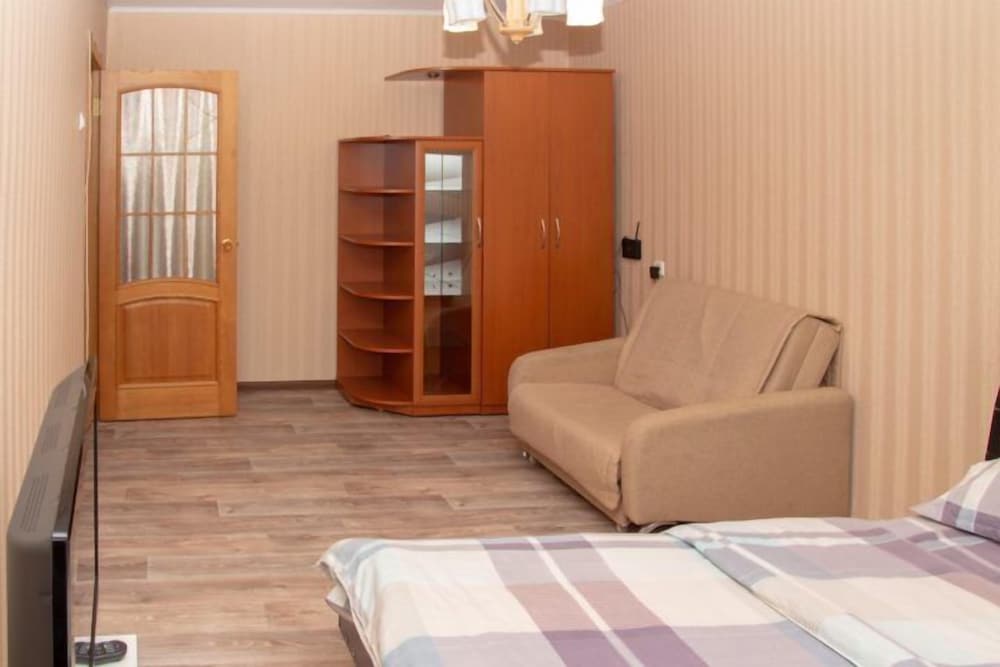 Apartment on Partizanskiy Pr. 17 view 2