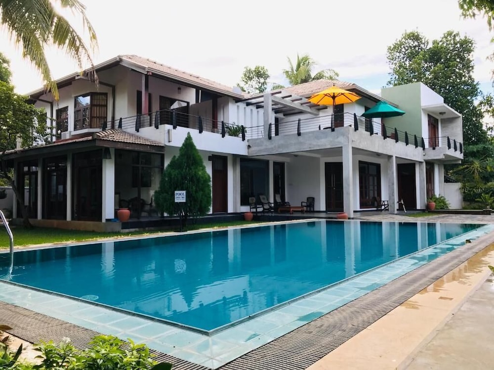 Siluni's Villa