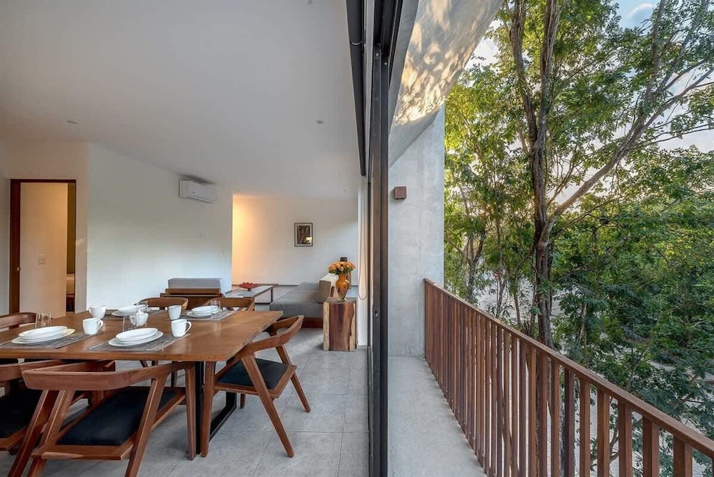 2 BR Great Located Natural Lightning