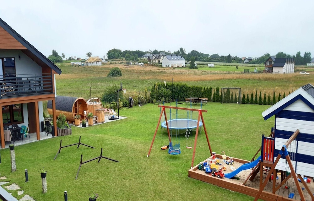 Large, 2-story Holiday Home, Sauna, Jacuzzi