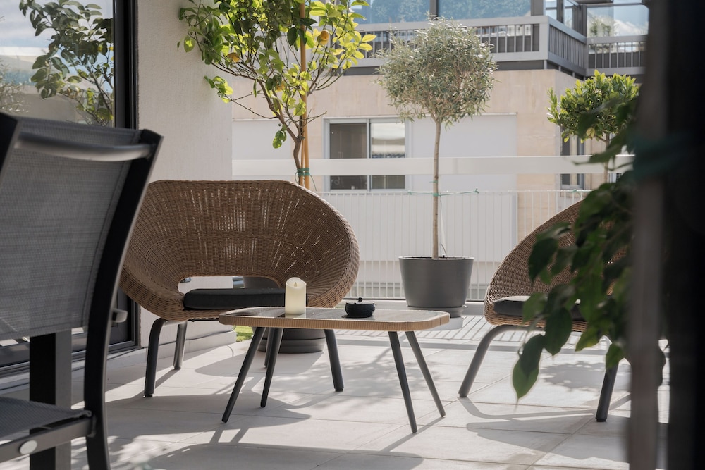 Athens Golden Light Premium Residence