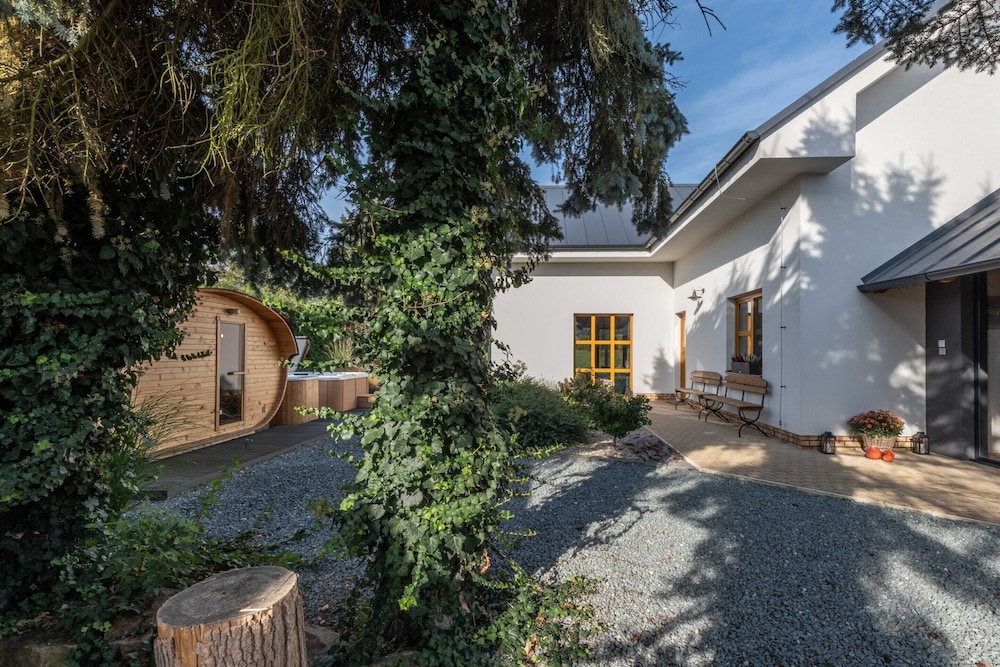 Chalet in Roprachtice Near Ski Slopes