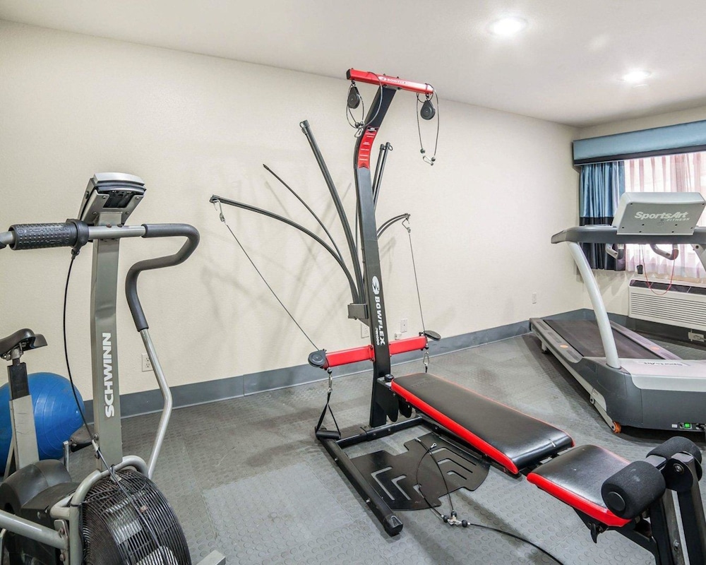 Rodeway Inn  Suites - Property Image 11