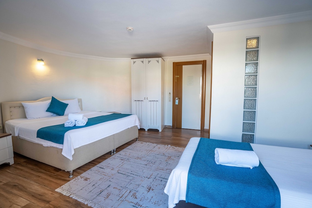 Cunda Giritlioğlu Otel Yetişkinlere Özel +12 - Image 30