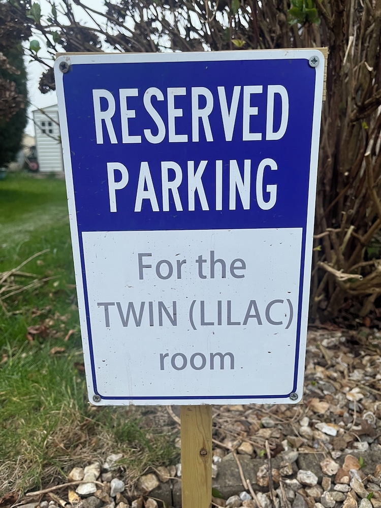 WILLOW RIDGE - a large country house with 3 rental rooms