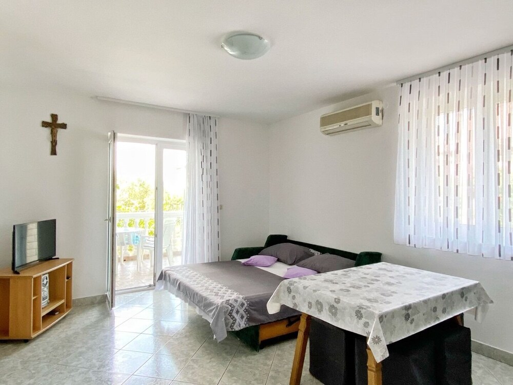 Vese - 100 m From Beach - A1