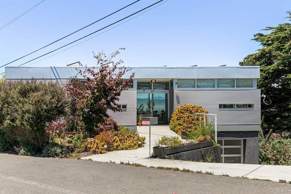 @ Marbella Lane - Cozy and Eccentric Design Home