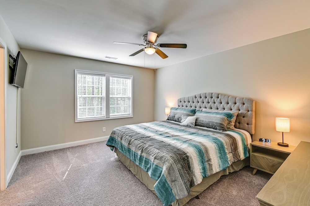 Southern Pines Golf Course Townhome w/ Deck! view 2