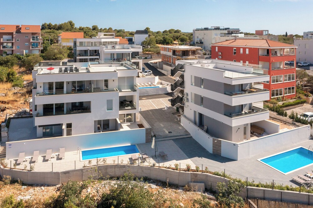 Hotel Ocean View Condos with Pool Onsite - Image 1