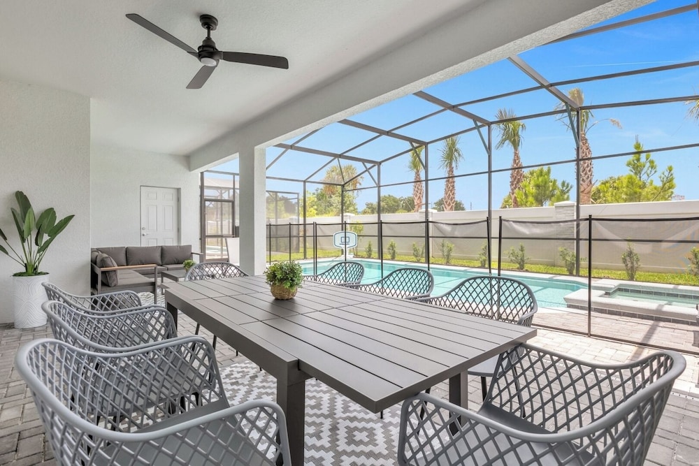 Elegant Villa Private Pool Near Disney