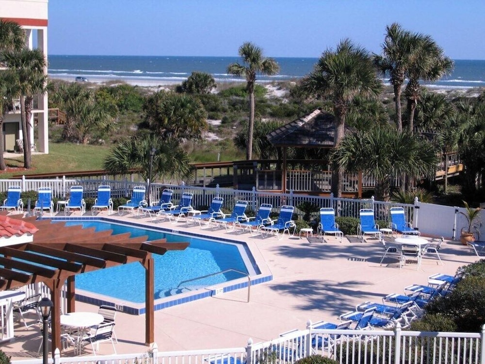 Ocean Village Club O15