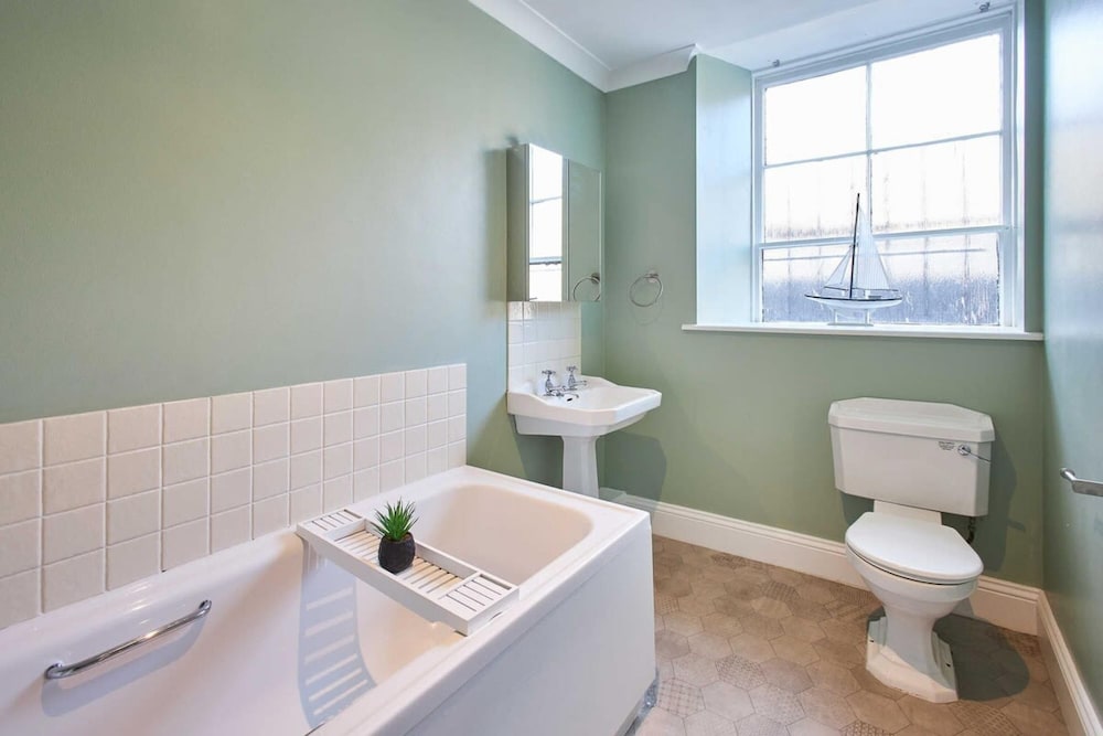 Host Stay Hide Hill Apartment B